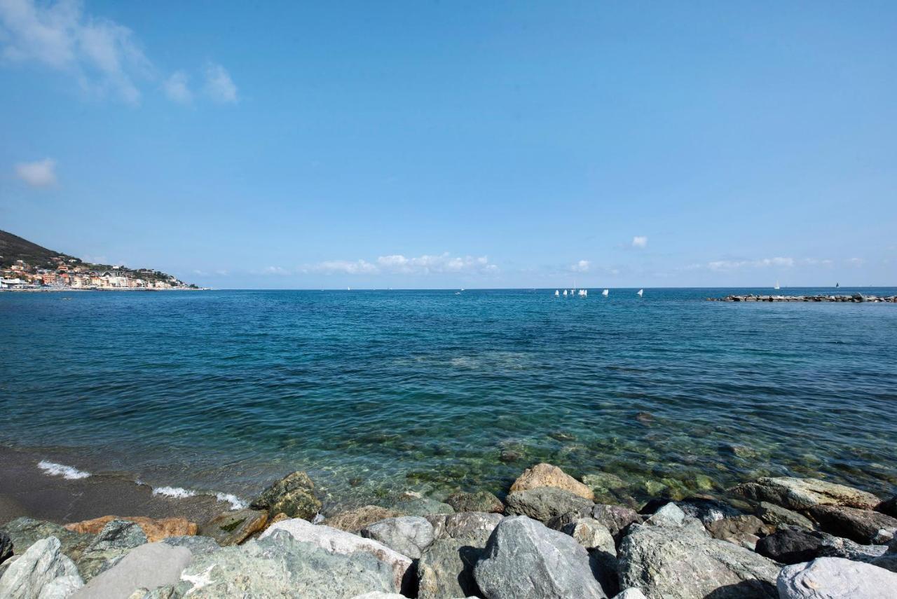 Casa Gocce Di Cristallo Varazze Luaran gambar